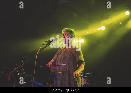 Tune Yards (Merrill Garbus) si esibisce sul palco presso il Largo Venue per l'anteprima del Siren Festival a Roma. Foto Stock