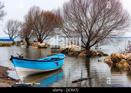 GOLYAZI, BURSA, TURCHIA. Golyazi è una città fondata su una penisola sul lago di Uluabat. Foto Stock