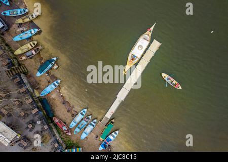 GOLYAZI, BURSA, TURCHIA. Golyazi è una città fondata su una penisola sul lago di Uluabat. Foto Stock