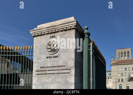 Ginevra, Svizzera - 30 maggio 2022: Firma e logo dell'Organizzazione mondiale del commercio (OMC) (OMC) Foto Stock