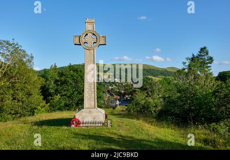 War Memorial e Ragleth Hill, Church Stretton, Shropshire Foto Stock