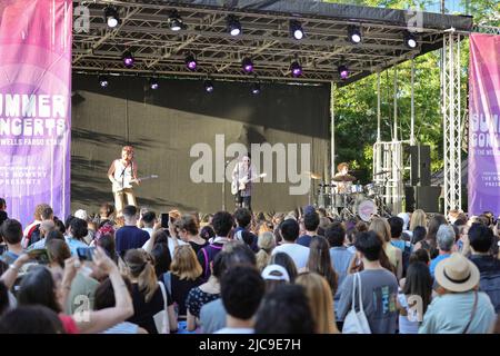 8 giugno 2022, New York, NY, USA: Hudson Yards, New York, USA, 08 giugno 2022 - Lovelytheband Plaid al Summer Concerts at Hudson Yards June 08 2022. Wells Fargo Stage Series a New York City..Photo: Luiz Rampelotto/EuropaNewswire..PHOTO CREDIT MANDATORY. (Credit Image: © Luiz Rampelotto/ZUMA Press Wire) Foto Stock