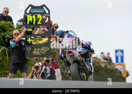 Douglas, isola di Man. 11th giugno 2022. Vista generale durante il 2022 Milwaukee Senior TT all'Isola di Man, Douglas, Isola di Man il 11 giugno 2022. Foto di David Horn. Credit: Prime Media Images/Alamy Live News Foto Stock