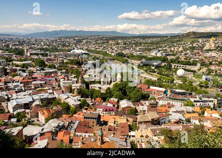 Vista generale del centro di Tbilisi e del fiume Kura. Georgia Foto Stock