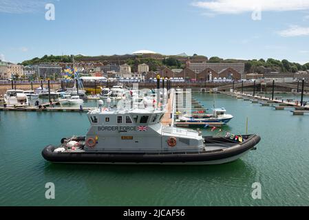 UK Border Force Coastal Patrol Vessel HMC Alert al Jersey International Boat Show Foto Stock