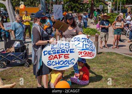 Marzo per il rally di vita a Culver City 11 2022 giugno, Los Angeles, California, USA Foto Stock