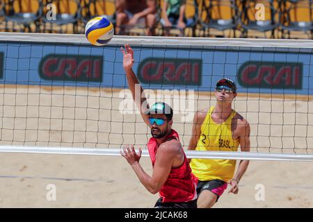 Roma, Italia. 11th giugno 2022. Andre/George (Brasile) vs Huber/Dressler (Austria) durante i Campionati del mondo di Beach Volley (day2), Beach Volley a Roma, Italia, Giugno 11 2022 Credit: Independent Photo Agency/Alamy Live News Foto Stock