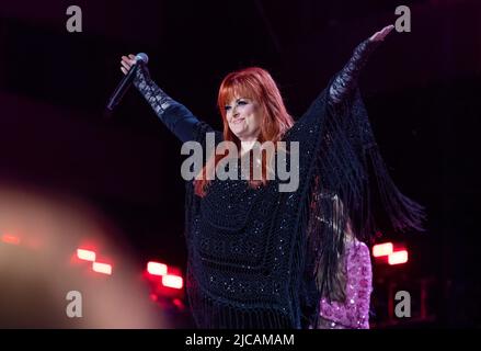 Wynonna Judd si esibirà durante il giorno 2 del CMA Fest 2022 al Nissan Stadium il 10 giugno 2022 a Nashville, Tennessee. (Foto di Amiee Stubbs/imageSPACE)/Sipa USA Foto Stock