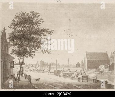 L'Overtoom di Amsterdam, che si affaccia sui Baarsjes sulla banchina, la gente siede mangiando, bevendo e fumando a tavoli lunghi Un pastore guida le sue pecore lungo la strada i bambini stanno giocando marmi o bickering numerato 'No 7' in alto, numerato '1' in alto a destra, Overtoom ad Amsterdam Den Overtoom, Vedendo dopo le Baarsies , stampatore: Hermanus Petrus Schouten, (menzionato sull'oggetto), editore: Evert Maaskamp, (menzionato sull'oggetto), disegnatore intermediario: Hermanus Petrus Schouten, (menzionato sull'oggetto), Amsterdam, 1762 - 1822, carta, incisione, h 163 mm x l 205 mm Foto Stock