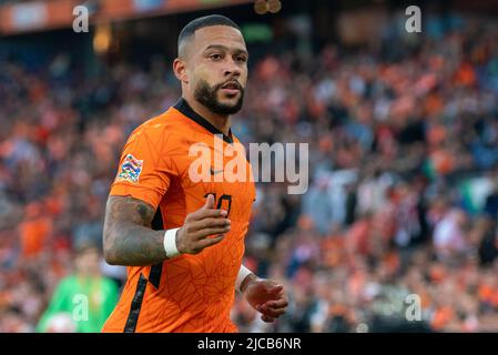 Rotterdam, Paesi Bassi. 12th giugno 2022. Memphis Depay dei Paesi Bassi durante la partita della UEFA Nations League, League A, Group 4 tra Paesi Bassi e Polonia al Feijenoord 'De Kuip' Stadium di Rotterdam, Paesi Bassi il 11 giugno 2022 (Foto di Andrew SURMA/ Credit: Sipa USA/Alamy Live News Foto Stock