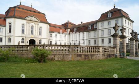 Schloss Fasanerie, originariamente chiamato Schloss Adolphseck, complesso del palazzo del 1700s, vicino a Fulda, barriera di Court d`Honneur, Eichenzell, Germania Foto Stock