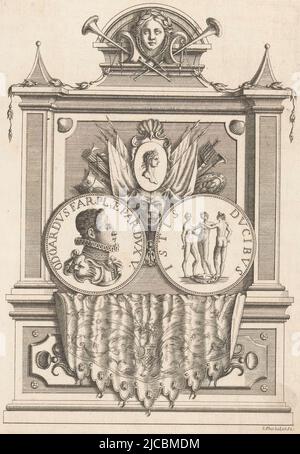 Oggetto architettonico, che assomiglia ad un monumento funerario al centro due medaglioni: A sinistra il ritratto di Odoardo Farnese e a destra le tre grazie sopra i medaglioni attributi di battaglia tra striscioni, trombe e scudi, oggetto architettonico con ritratto di Odoardo Farnese, duca di Parma e Piacenza, tipografo: Giuseppe Pini, (citato in oggetto), Giuseppe Pini, (citato in oggetto), Italia, 1706 - 1796, carta, incisione, incisione, incisione, h 186 mm - l 143 mm Foto Stock