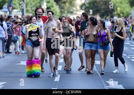 Vienna, Austria, 11th Jun, 2022. 26th Rainbow Parade sulla Wiener Ringstrasse Foto Stock