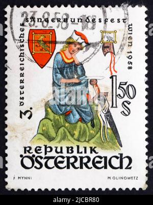 AUSTRIA - CIRCA 1958: Un francobollo stampato in Austria mostra Walther von der Vogelweide, poeta lirico, 3rd Austrian Song Festival, Vienna, circa 1958 Foto Stock