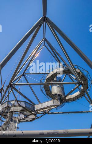 Piattaforme di visione circolare del tetraedro in Bottrop, Germania Foto Stock