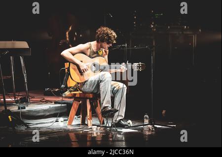 Guitarricadelafuente en su concierto de Zaragoza haciendo un esaurito en la Sala Mozart Foto Stock