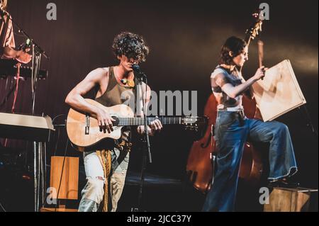 Guitarricadelafuente en su concierto de Zaragoza haciendo un esaurito en la Sala Mozart Foto Stock