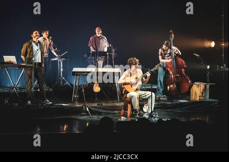 Guitarricadelafuente en su concierto de Zaragoza haciendo un esaurito en la Sala Mozart Foto Stock