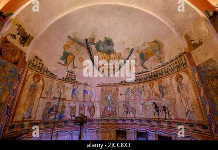 Interno del Monastero di Sant Miquel a Poble Espanyol a Barcellona, Spagna - Museo all'aperto Foto Stock