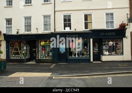 TIVERTON, Regno Unito - 21 GIUGNO 2021 il negozio Jo Amor su Bampton Street Foto Stock