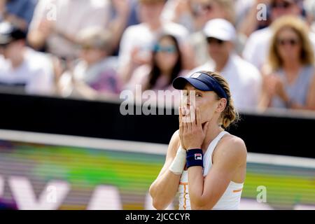 ROSMALEN - giocatore di tennis Ekaterina Alexandrova (Russia) vince la finale del torneo internazionale di tennis Libema Open. Il torneo di tennis olandese combinato per uomini e donne si terrà sui campi in erba di Autotron per dodici giorni. LEVIGATRICE ANP KING Foto Stock