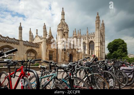 Nuvole tempestose sopra il King's College di Cambridge, Inghilterra. Foto Stock