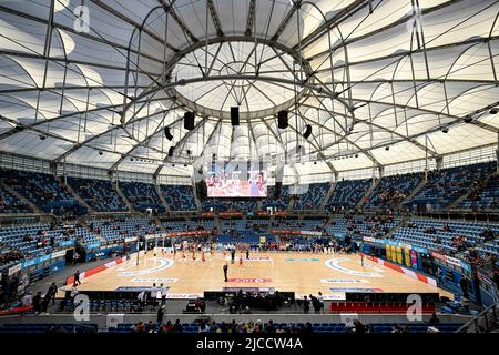 12th giugno 2022; Ken Rosewall Arena, Sydney, nuovo Galles del Sud, Australia; Australian Suncorp Super Netball, NSW Swifts versus Queensland Firebirds; Paige Hadley of the Swifts corre sul campo Foto Stock