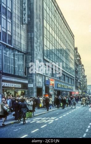 1970s immagine di archivio del grande magazzino di Littlewood a Oxford Street, Londra. Foto Stock