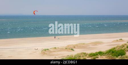 Kite Surfer ad Aber Dyfi Wales Foto Stock