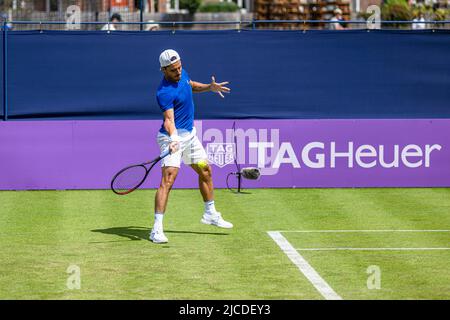 LONDRA, REGNO UNITO. Jun 12, 2022. Thomas Fabiano (ITA) vs Sam Querrey (USA) durante la partita di qualificazione del secondo giorno dei 2022 Cinch Championships al Queen's Club di domenica 12 giugno 2022 a LONDRA IN INGHILTERRA. Credit: Taka G Wu/Alamy Live News Foto Stock