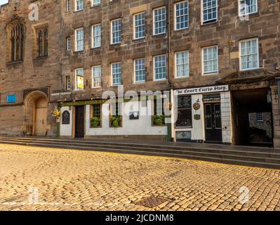 Il bar Ensign Ewart è un bar locale situato sul Royal Mile, nel centro di Edimburgo, Scozia, Regno Unito Foto Stock
