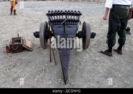 Un cannone rinascimentale ricostruzione fedele della mitragliatrice di Leonardo da Vinci Foto Stock