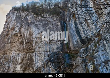 Cascata Vanturatoarea vicino bagni Herculane in Romania Foto Stock