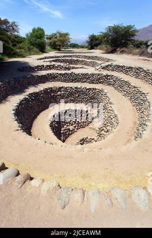 Acquedotto di Cantalloc a Nazca, acquedotti o pozzi a spirale o a cerchio, Perù, architettura e cultura Inca Foto Stock