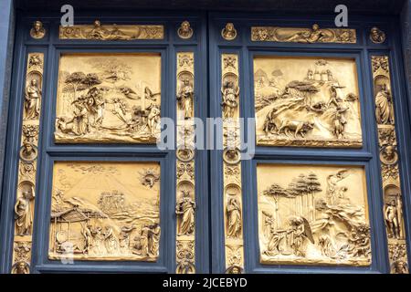 'Porte del Paradiso' all'ingresso est della Battistero di Santa Maria del Fiore (Duomo), Firenze, Regione Toscana, Italia Foto Stock