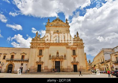 La cattedrale dedicata a San Pietro in Galatina, città in provincia di Lecce. Foto Stock