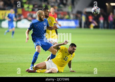 Ovidiu Burca #15 e Teemu Pukki #10 durante Romania vs Finlandia , Bucarest 11.06.2022 , Lega delle Nazioni UEFA 2022,Cristi Stavri Foto Stock