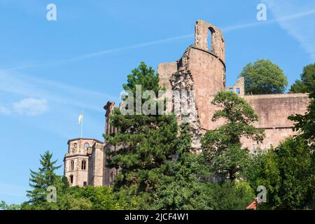 Heidelberg, Germania - 25 agosto 2021: Schloss Heidelberg (Castello di Heidelberg): Rovine della torre 'Tricker Turm' Foto Stock