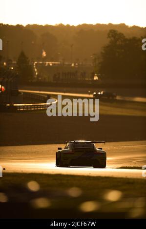 88 POORDAD Fred (usa), LINDSEY Patrick (usa), HEYLEN Jan (bel), Dempsey-Proton Racing, Porsche 911 RSR - 19, in azione, durante la 2022 24 ore di le Mans, 3rd round del Campionato Mondiale di Endurance 2022 della FIA, sul circuito della Sarthe, dal 11 al 12 giugno 2022 a le Mans, Francia - Foto: Jan-patrick Wagner/DPPI/LiveMedia Foto Stock