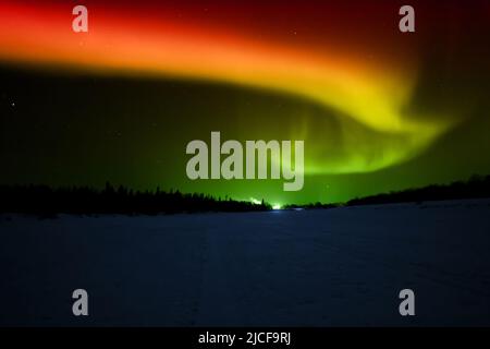 Aurora boreale di molte sfumature di colore Lapponia Foto Stock