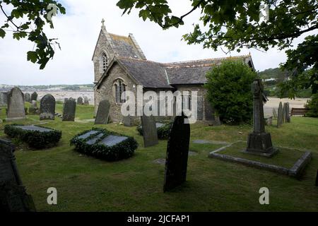 Chiesa di San Michele antica cappelleria di St Minver parrocchia Porthilly Rock Cornovaglia Inghilterra UK datato 1299 restaurato 1867 Foto Stock