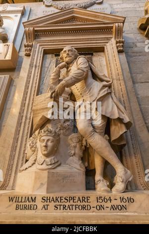Inghilterra, Londra, Abbazia di Westminster, Poets Corner, William Shakespeare Memorial Statua Foto Stock