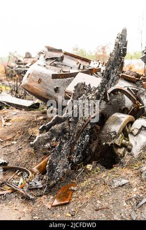 Carri armati sulla strada poco prima Borodianka Foto Stock