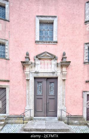 Chiesa parrocchiale cattolica San Nicola; portale, facciata casa, vista città, Eibelstadt, Franconia, Germania, Europa, Foto Stock