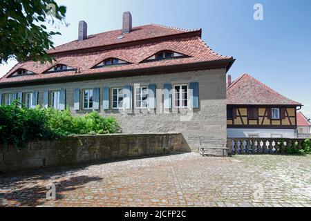 Antico maniero, facciata della casa, legno a graticcio, vista del villaggio, architettura, Castell, Franconia, Baviera, Germania, Europa Foto Stock