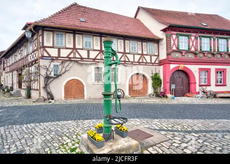 Legno a graticcio, facciata della casa, vicolo, primavera, Königsberg, Hassberge, Franconia, vista sul villaggio, Baviera, Germania, Europa Foto Stock