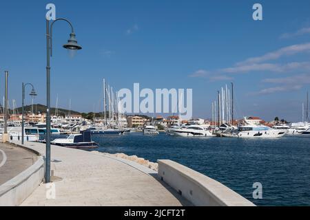 Marina Tribunj, Contea di Sibenik-Knin, Dalmazia, Croazia, Europa Foto Stock