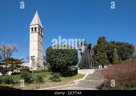 Campanile e statua del Vescovo Gregorio di Nin di Ivan Mestrovic, Spalato, Contea di Spalato-Dalmazia, Dalmazia, Croazia, Europa Foto Stock