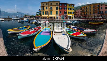 Porto di Malcesine sul Lago di Garda. Foto Stock