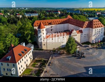 Freiberg: Freudenstein Castello, Freiberg Castello Freudenstein è splendente in nuovo splendore dal 2009, e la Schlossplatz è stata riprogettata nel 2012. Foto Stock